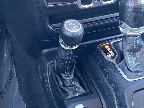 Used 2024 Jeep Wrangler Unlimited Sport AWD/4WD image 23