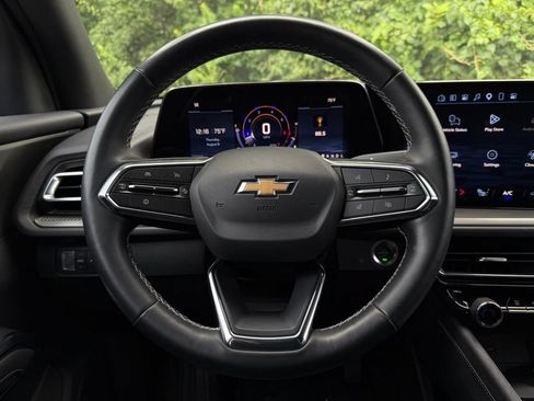 Used 2025 Chevrolet Traverse LT AWD/4WD image 21