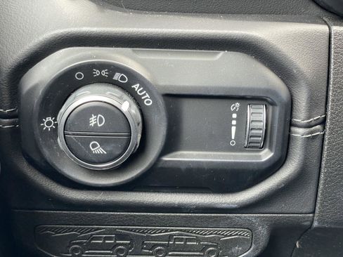 Used 2024 Jeep Gladiator Sport AWD/4WD image 32