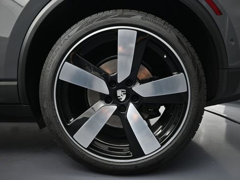 New 2026 Porsche Macan 4 Electric image 26