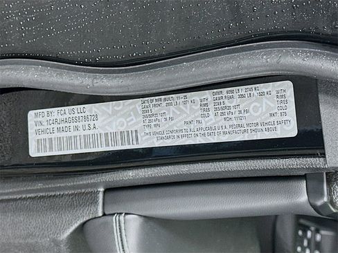 New 2025 Jeep Grand Cherokee Altitude image 18