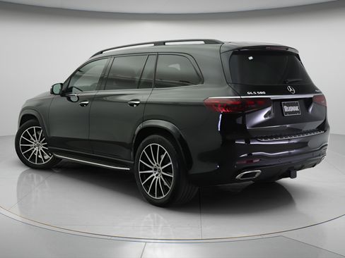 New 2026 Mercedes-Benz GLS 580 4MATIC image 2