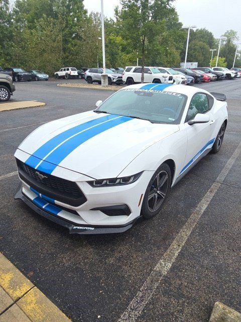 Used 2024 Ford Mustang Coupe RWD image 9