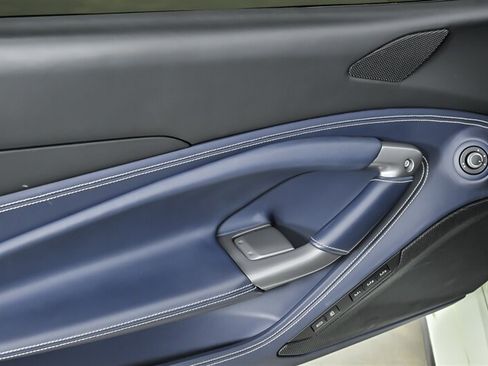 Used 2021 Ferrari F8 Tributo RWD image 20