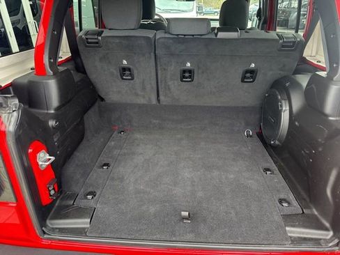 Certified 2025 Jeep Wrangler Unlimited Sahara AWD/4WD image 30