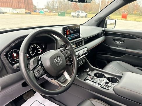 Used 2025 Honda Pilot TrailSport image 21