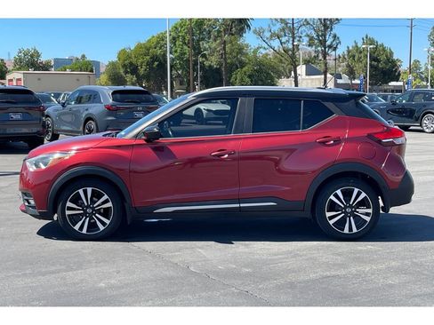 Used 2018 Nissan Kicks SR FWD image 3