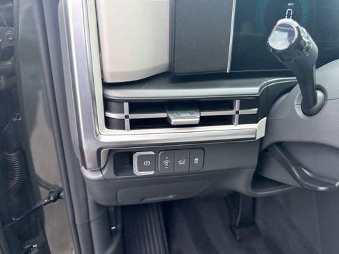 Used 2025 Hyundai Santa Fe SEL AWD/4WD image 15