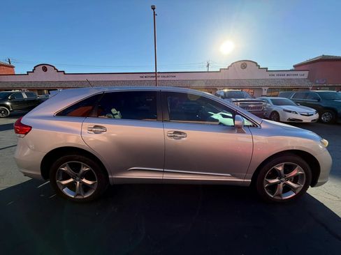 Used 2011 Toyota Venza w/ Leather Pkg FWD image 5