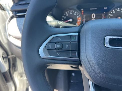 Used 2024 Jeep Compass Latitude AWD/4WD image 11