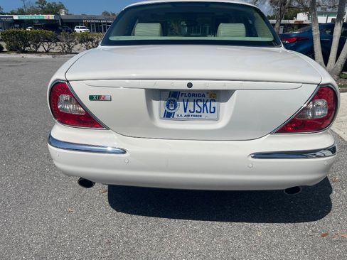 Used 2004 Jaguar XJ8 XJR image 21