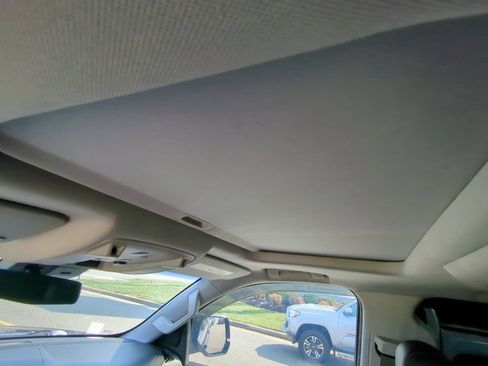 Used 2019 Cadillac Escalade Premium Luxury image 13