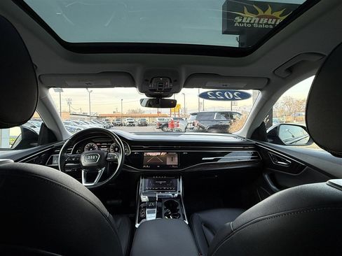 Used 2022 Audi Q8 Prestige w/ Prestige Package image 27