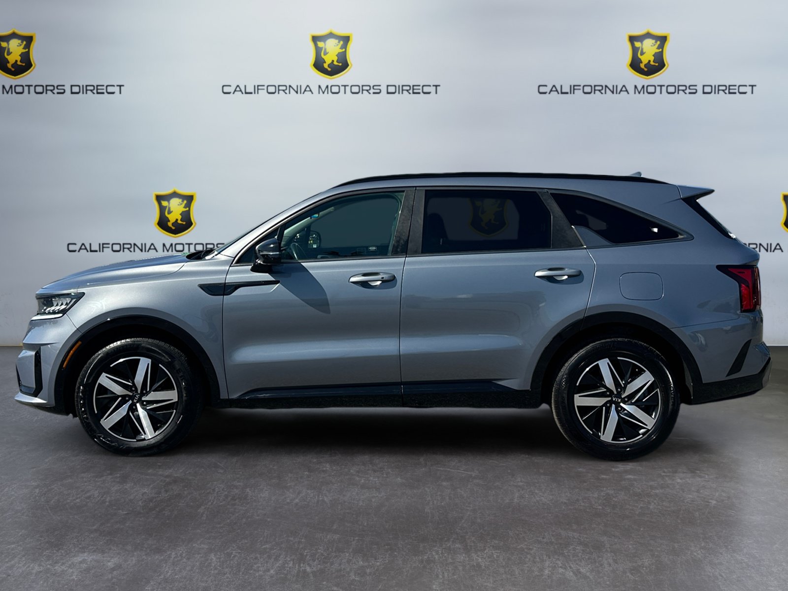 Used 2021 Kia Sorento S FWD image 2
