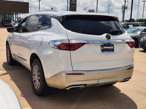 Used 2023 Buick Enclave Essence FWD image 9