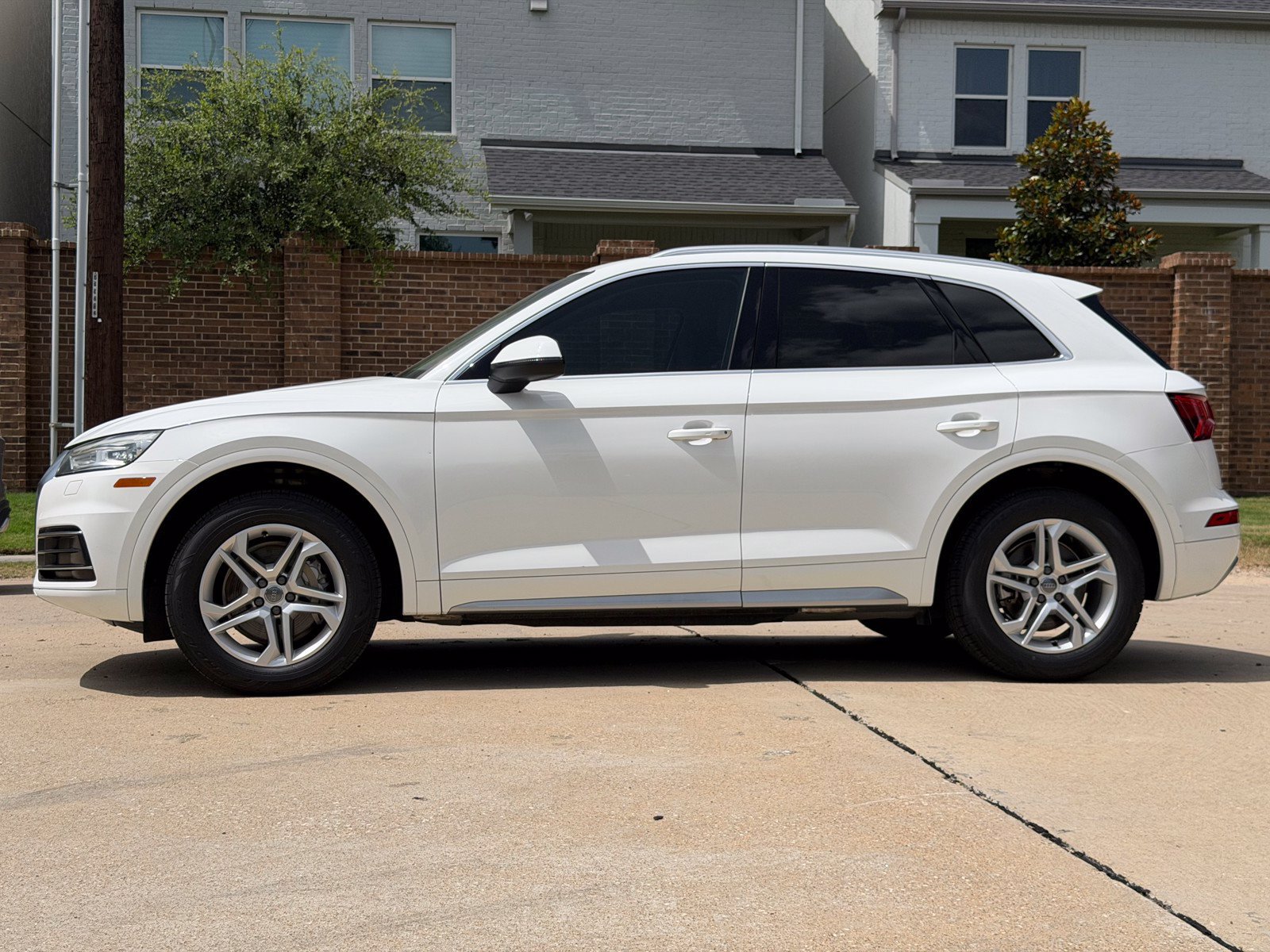 Used 2019 Audi Q5 2.0T Premium w/ Convenience Package AWD/4WD image 11
