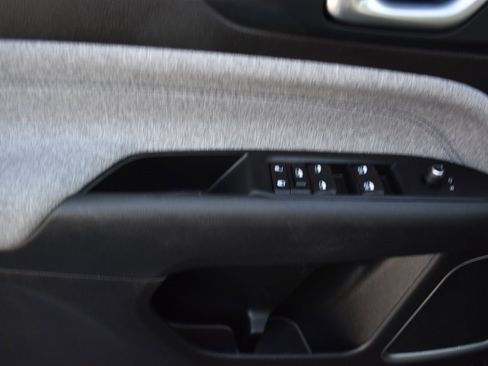 Used 2022 Jeep Compass Latitude image 10