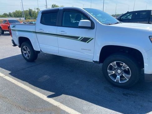 Used 2017 Chevrolet Colorado Z71 AWD/4WD image 3