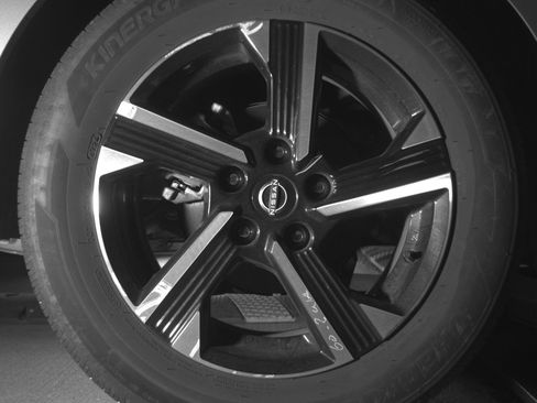 Used 2025 Nissan Sentra SV FWD image 15
