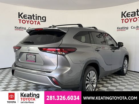 New 2026 Toyota Highlander Platinum AWD/4WD image 14