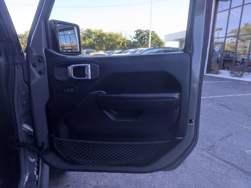 Used 2019 Jeep Wrangler Unlimited Rubicon AWD/4WD image 29