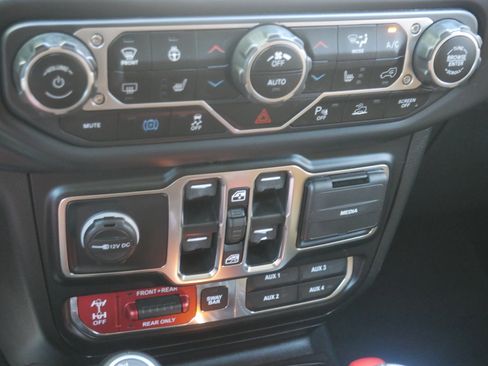 Used 2021 Jeep Wrangler Unlimited Rubicon 4xe w/ Steel Bumper Group image 15