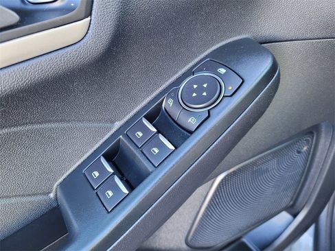 Used 2022 Ford Escape SE w/ SE Sport Appearance Package image 13