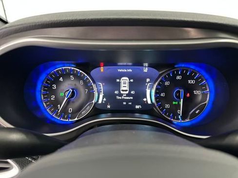 New 2025 Chrysler Pacifica Select image 17