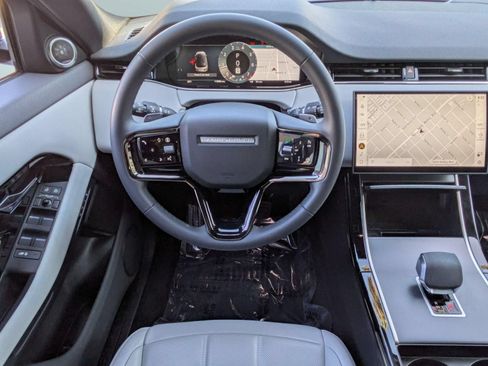 Used 2026 Land Rover Range Rover Evoque S AWD/4WD image 26