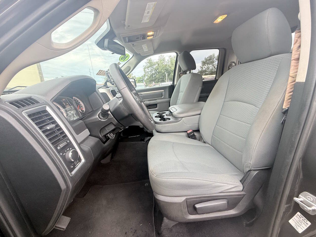 Used 2016 RAM 1500 Classic SLT RWD image 12