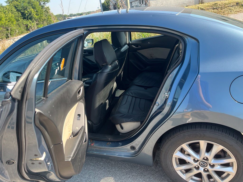 Used 2016 MAZDA MAZDA3 i Touring FWD image 10