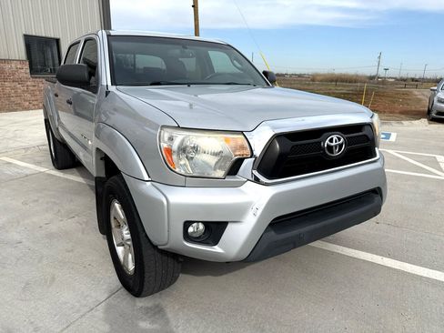 Used 2012 Toyota Tacoma PreRunner w/ TRD Off-Road Pkg image 3