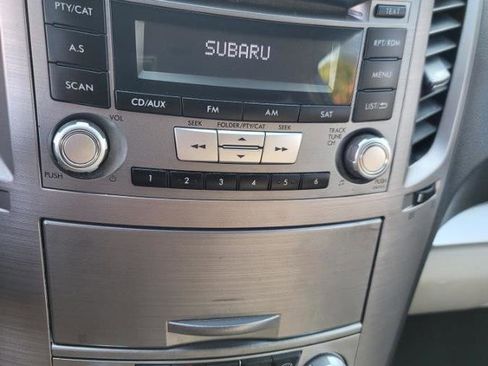 Used 2013 Subaru Outback 2.5i Premium w/ All-Weather Pkg image 18