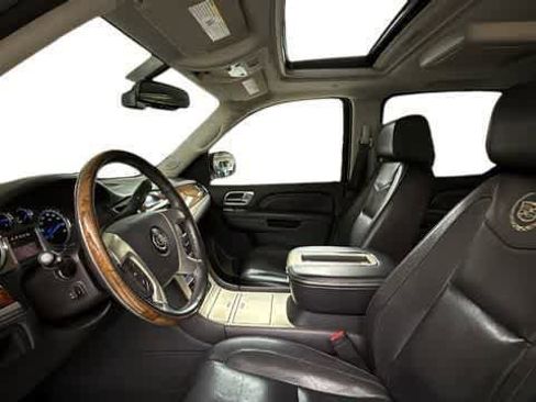 Used 2014 Cadillac Escalade ESV Platinum image 4