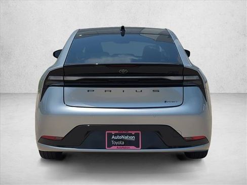Used 2025 Toyota Prius Plug-In Hybrid FWD image 6
