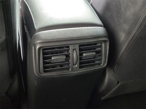 Used 2016 Nissan Rogue S image 15