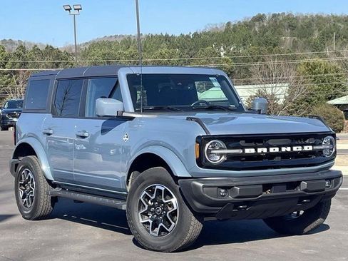 Used 2024 Ford Bronco Outer Banks image 1