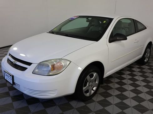 Used 2005 Chevrolet Cobalt Coupe FWD image 4