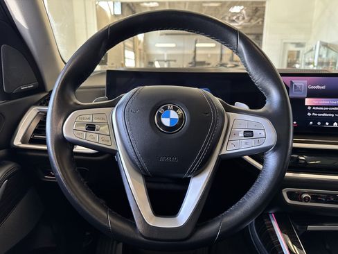 Used 2024 BMW X7 xDrive40i w/ Premium Package image 22