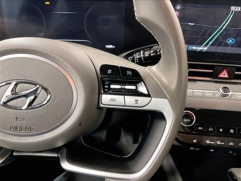 Used 2023 Hyundai Elantra SEL w/ Convenience Package image 23