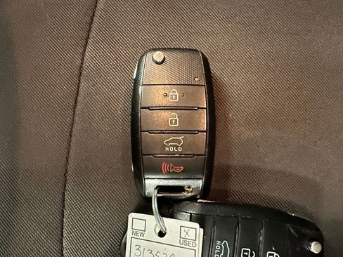 Used 2016 Kia Soul FWD image 16