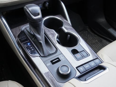 Used 2022 Toyota Highlander Limited image 30