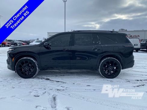 Used 2025 Chevrolet Traverse RS image 5