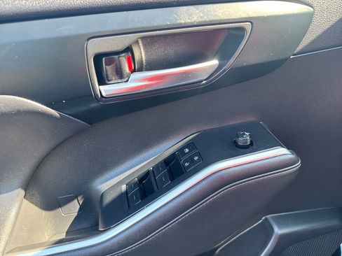 Used 2020 Toyota Highlander XLE image 36