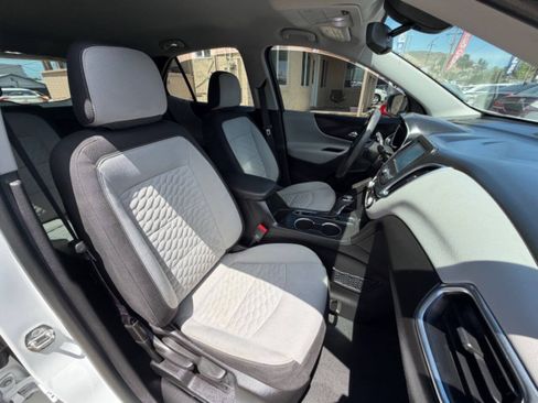 Used 2018 Chevrolet Equinox LS AWD/4WD image 10