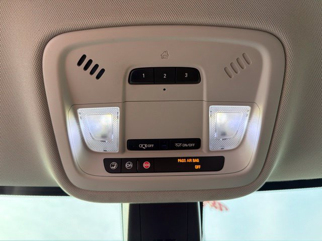 Used 2018 Chevrolet Traverse LT FWD image 23