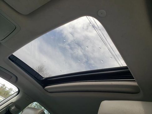 Used 2018 Honda Accord Touring image 19