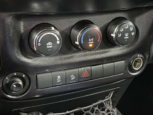 Used 2016 Jeep Wrangler Unlimited Sport w/ Quick Order Package 24S AWD/4WD image 30