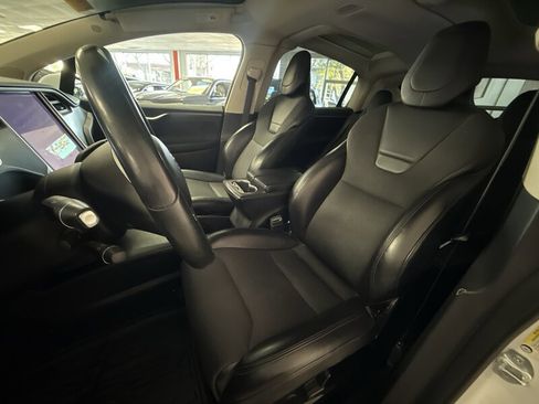 Used 2016 Tesla Model X 75D image 10