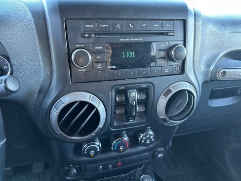 Used 2013 Jeep Wrangler Unlimited Sport AWD/4WD image 11